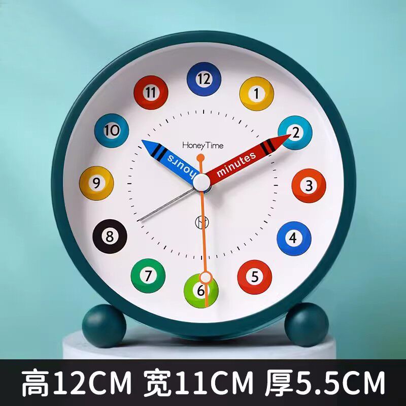 墨绿色