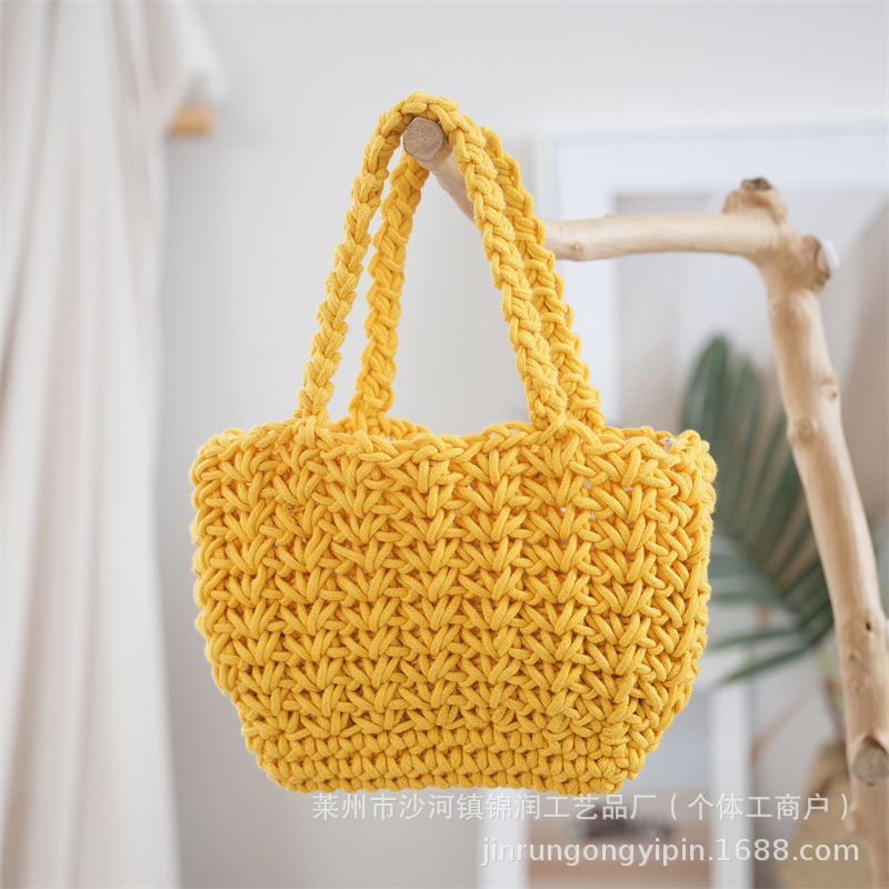黄色