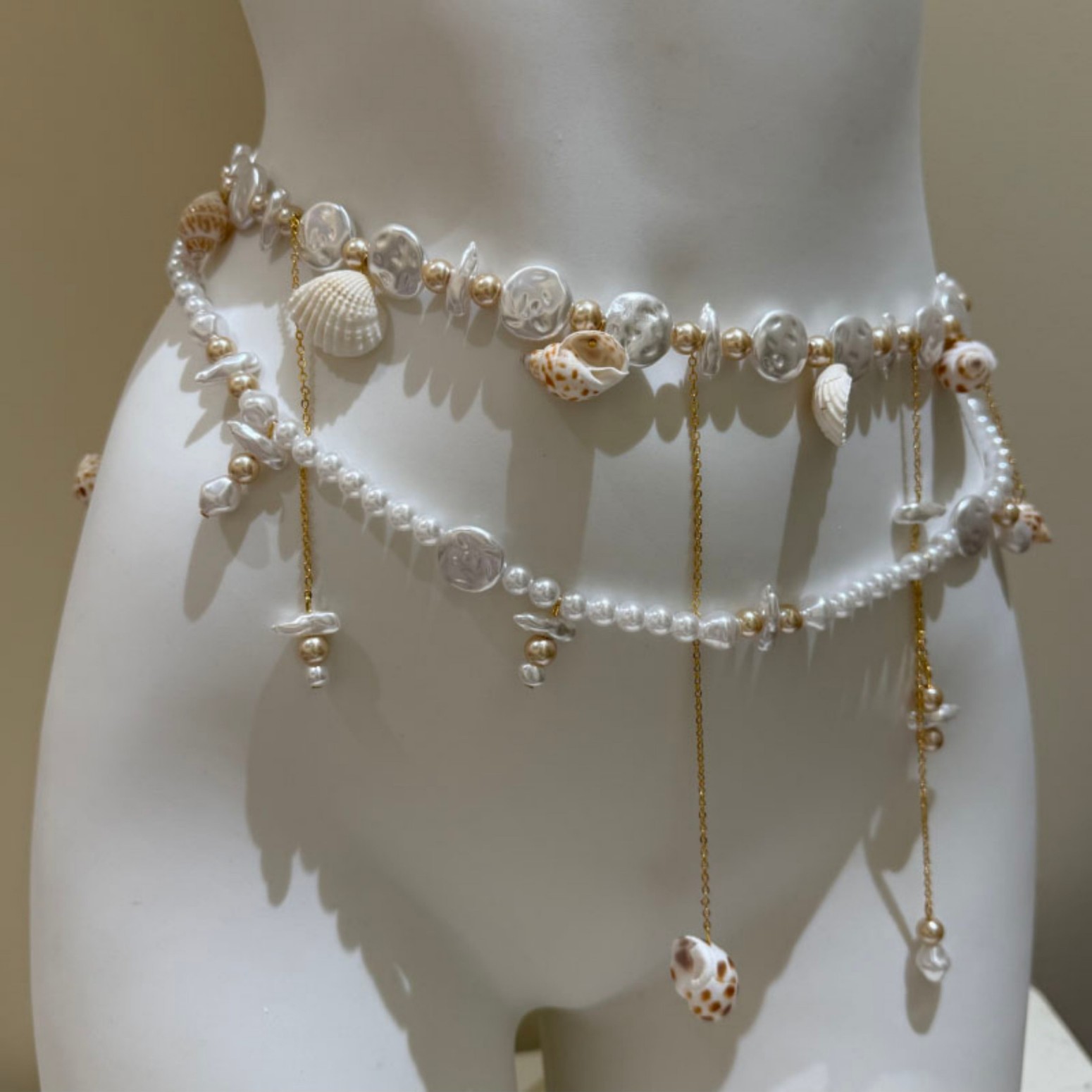 Seaside beach outfit ~ 2025 new pearl shell tassel waist chain women resort belt skirt accessories