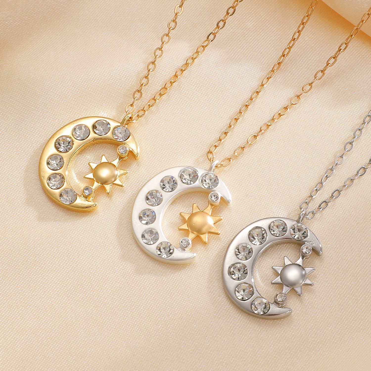 Luxurious Diamond Star Moon Pendant Necklace Festival Women's Clothing Matching Star Moon Collarbone Chain