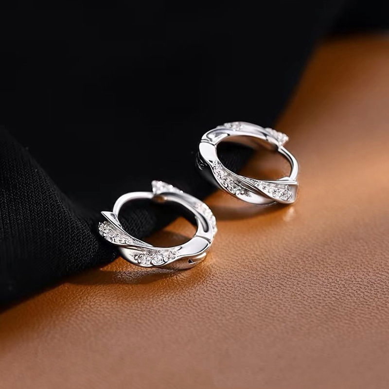 Super Sparkle Zircon Mobius Ear Cuff Simple Geometric Diamond Twist Hoop Earring