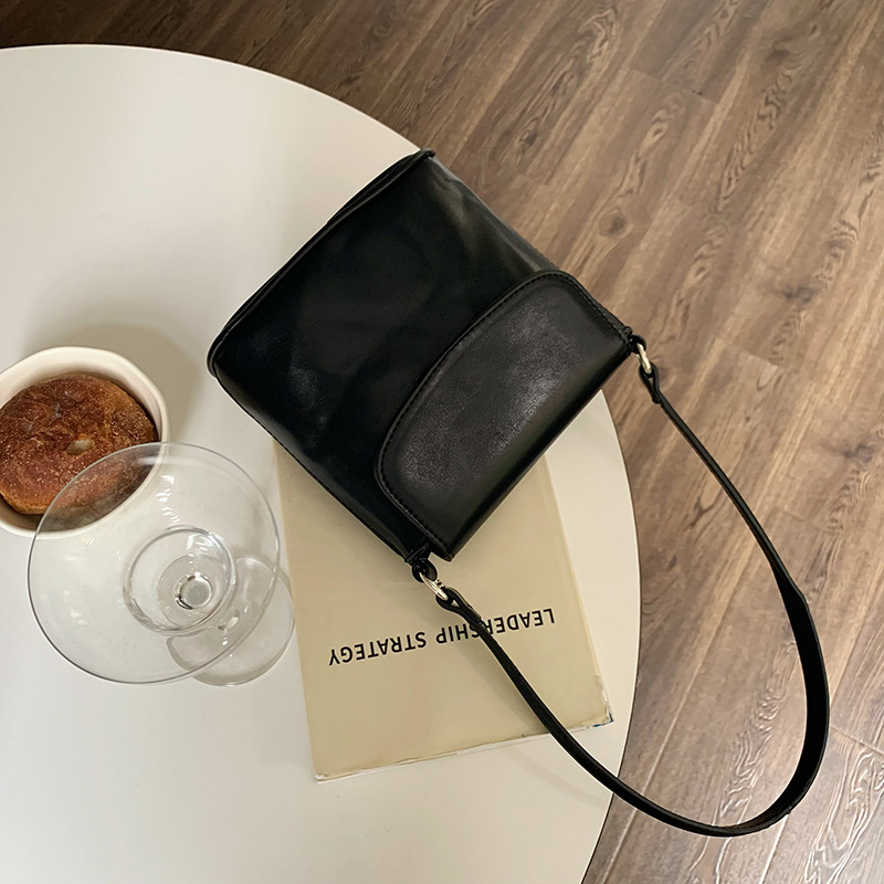 DIY Bag Women's Bag 2026 New Textured Red Single Shoulder Crossbody Bucket Bag
