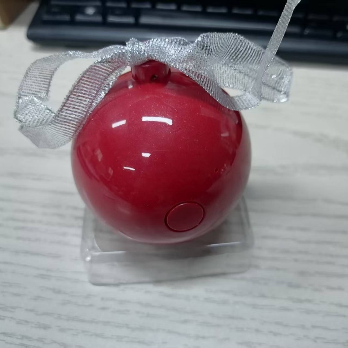 Christmas Tree Decoration Speaker Can Connect Up to 50 Speakers Synchronously with One Key, Built-in Christmas Songs