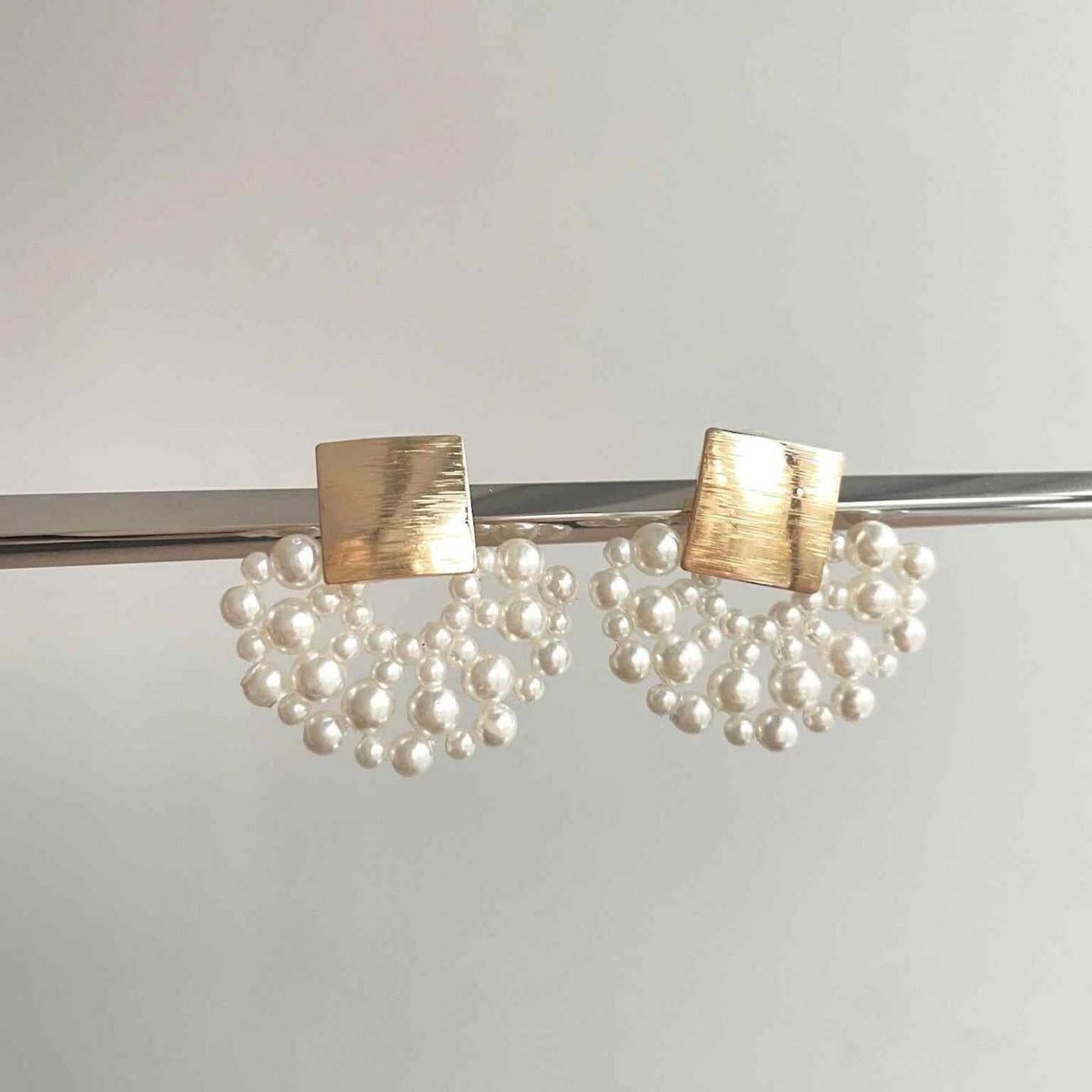 Hollow Imitation Pearl Fan Shape Metal Brushed Texture Earrings Stud Earrings Women