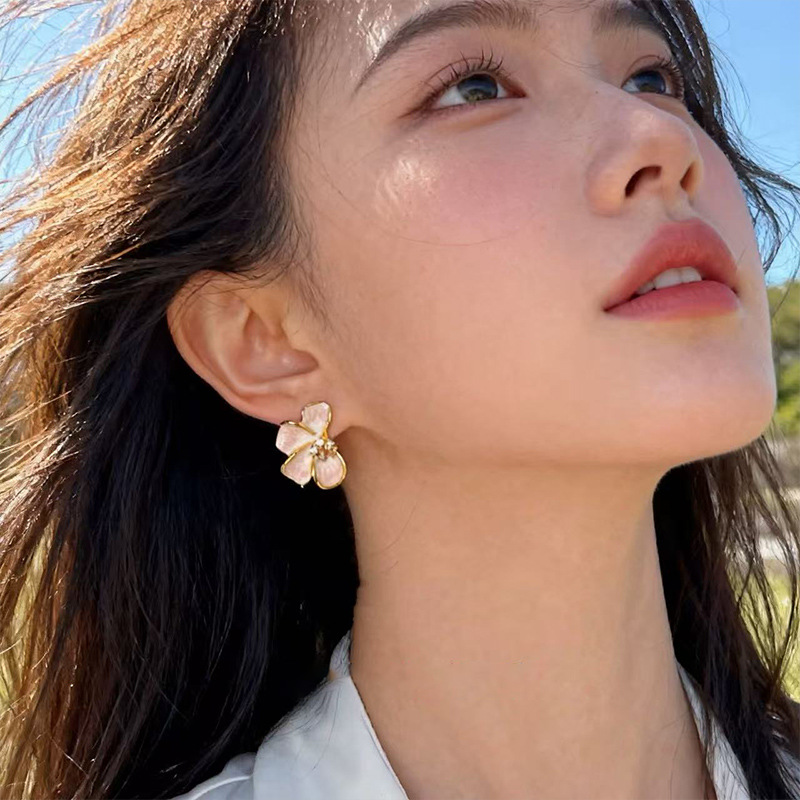 Spring and summer new pink enamel flower earrings pure silver needle unique earrings women niche ear accessories