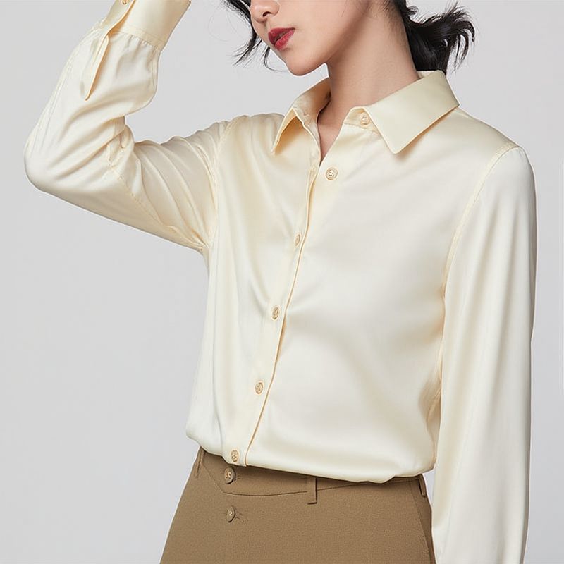 S · 乳白色