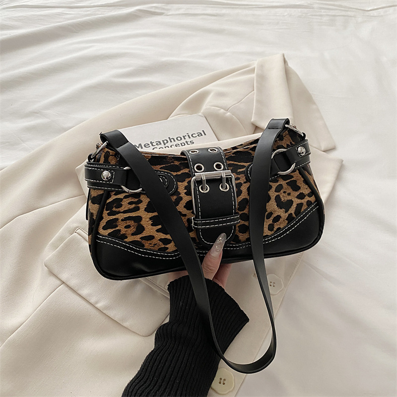 Popular underarm bag women 2026 winter new crescent bag commuting bag women bag
