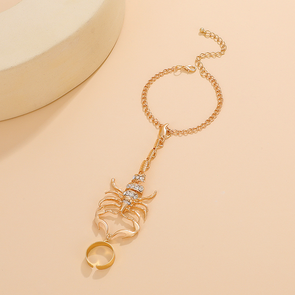 New Single Metal Hand Jewelry Exaggerated Micro-Set Scorpion Three-Dimensional Connected Finger Bracelet Women