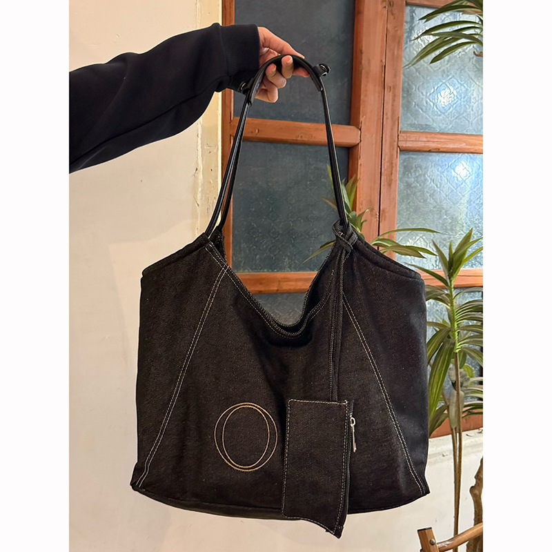Summer Large Capacity Bag Women 2025 New Handheld Single Shoulder Bag Commute College Student Class Tote Bag
