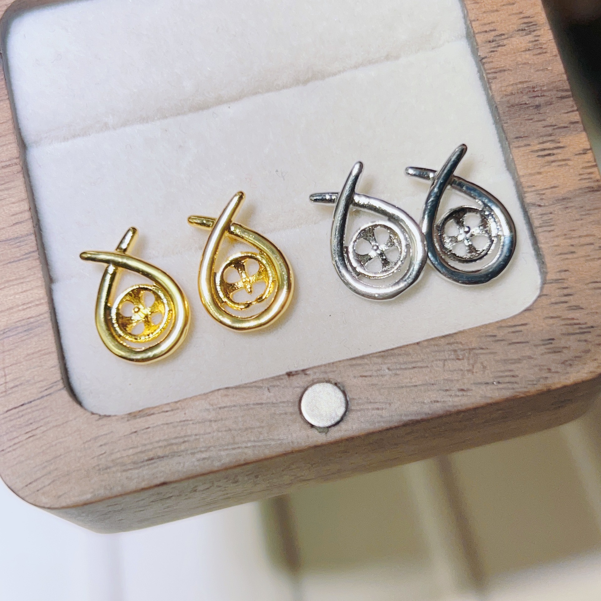 金色托（不含珠） · P1413光面小笔心（6mm）