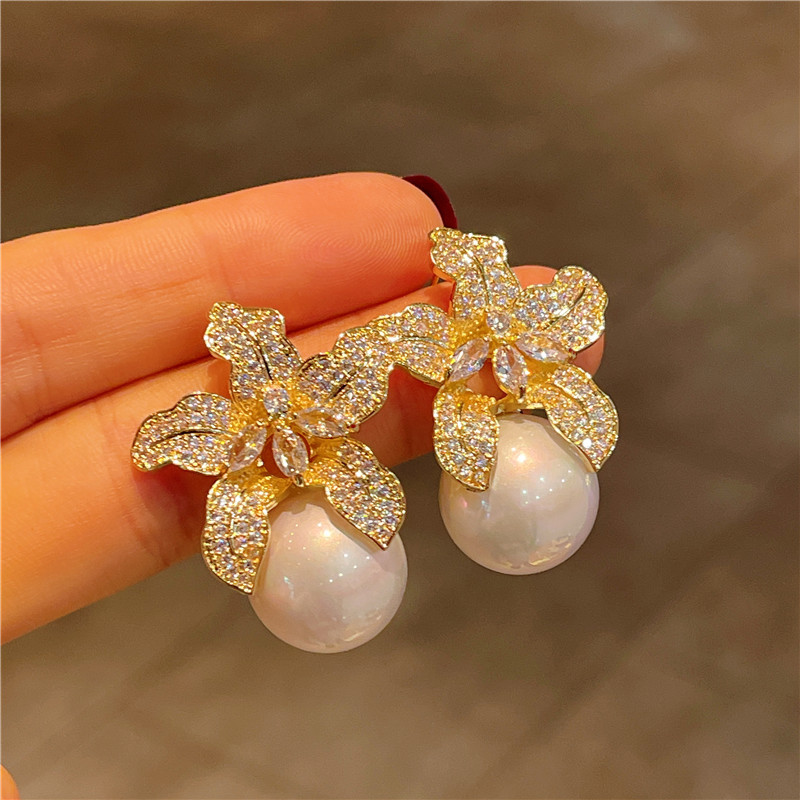 Silver Needle New Super Sparkling Full Diamond Lily Ear Studs Women Pearl Earrings Ear Drops
