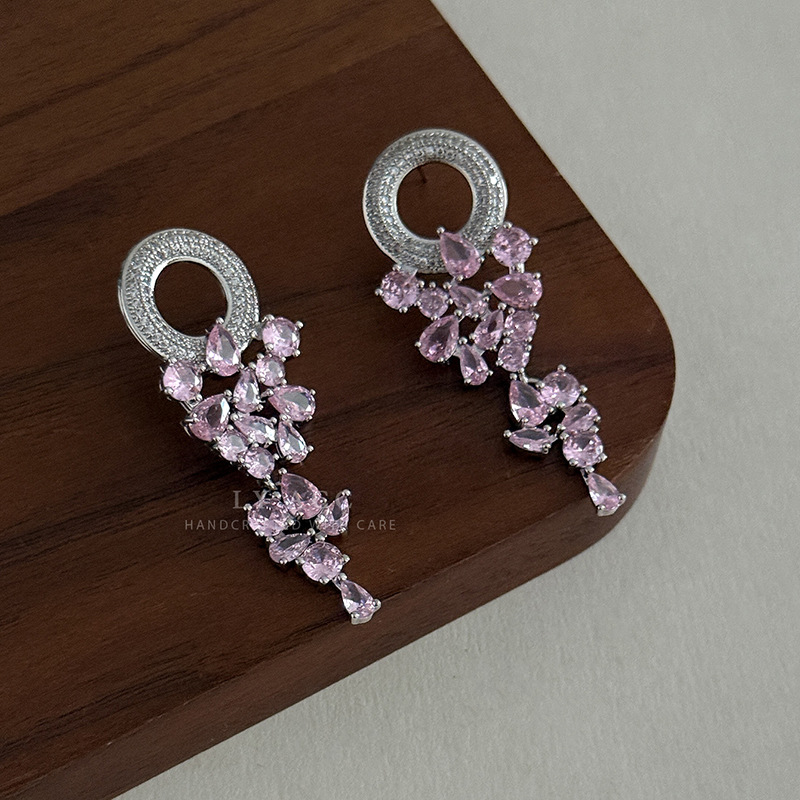 Cool and Transparent Multi-Faceted Three-Dimensional Petal Stud Earrings Exaggerated Transparent Crystal Flower Earrings