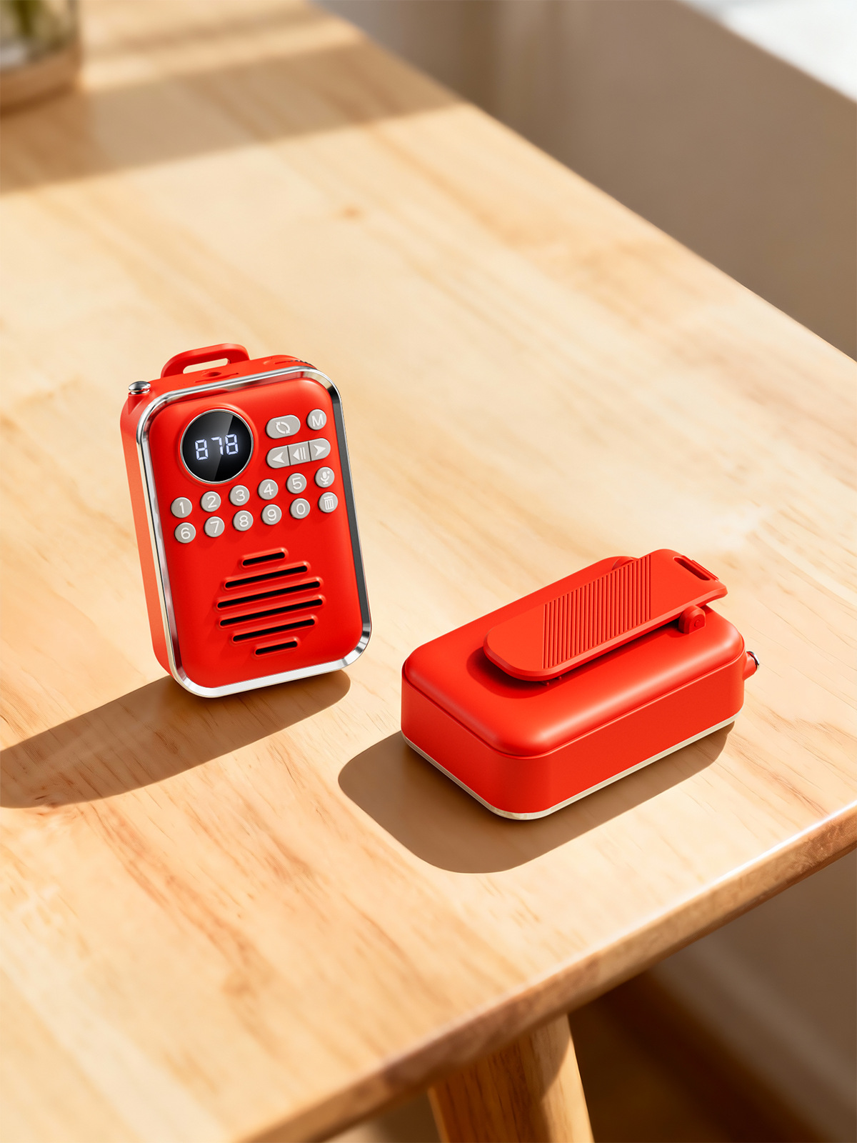 P70 New Radio Wireless Bluetooth Speaker Portable Small Card Slot Walkman Singing Opera