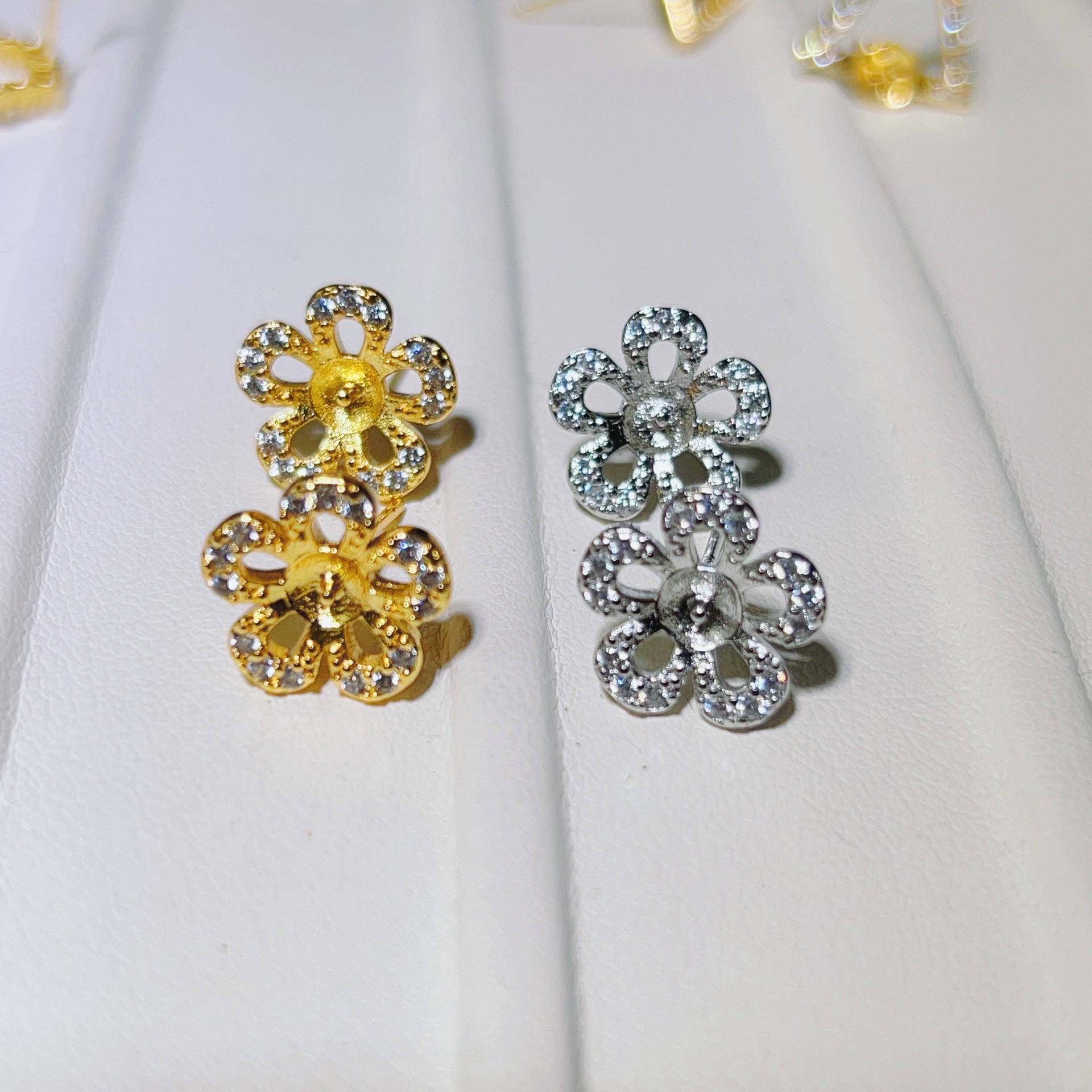 金色托（不含珠） · P1420镂空五叶花（6.5-7mm）