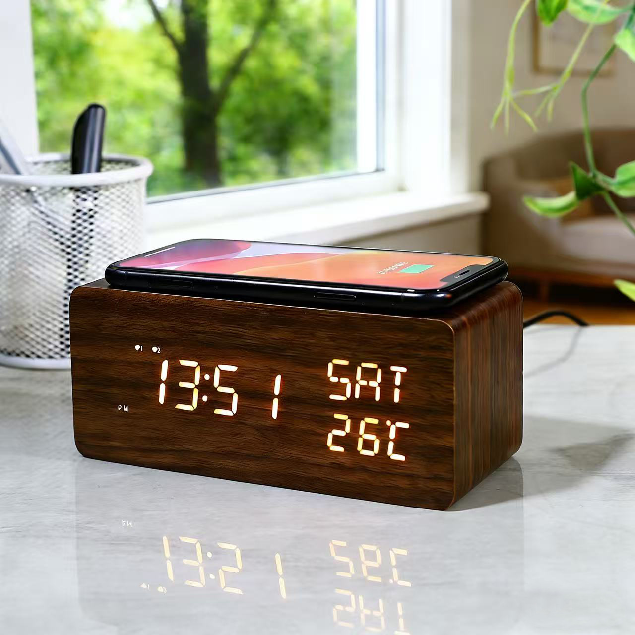 Multifunctional 10W Wireless Charging Wooden Alarm Clock Phone Wireless Fast Charging Temperature Clock LED Display Alarm Clock