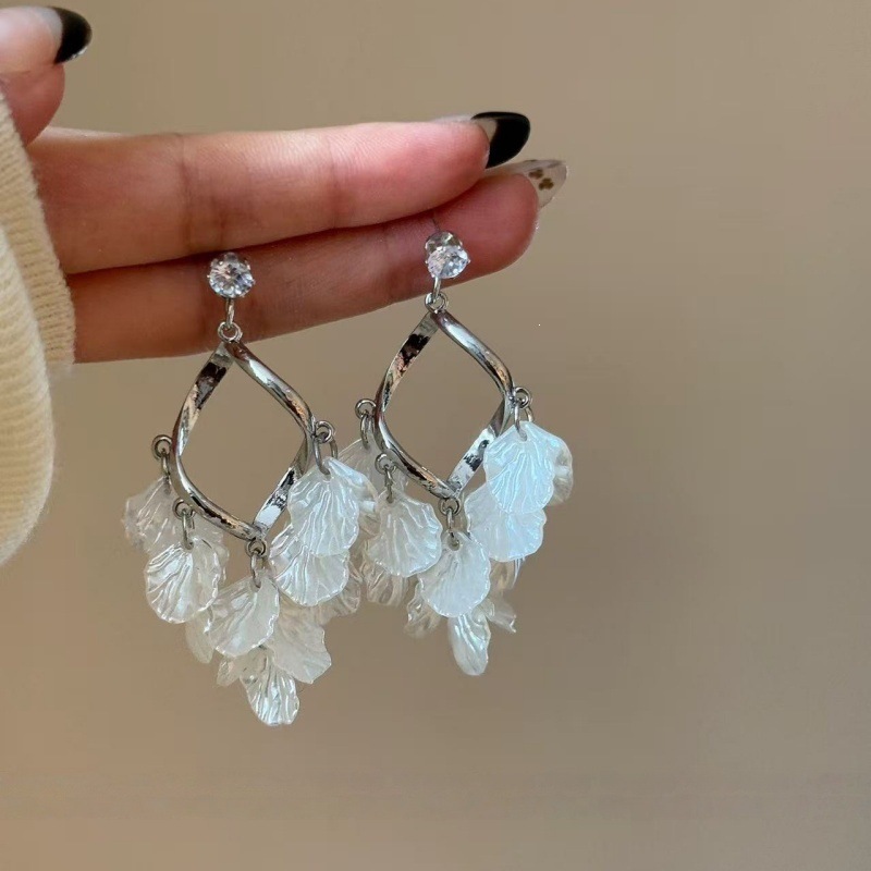 Pearl Shell Tassel Earrings for Women Island Vacation Style Exaggerated Ear Accessories