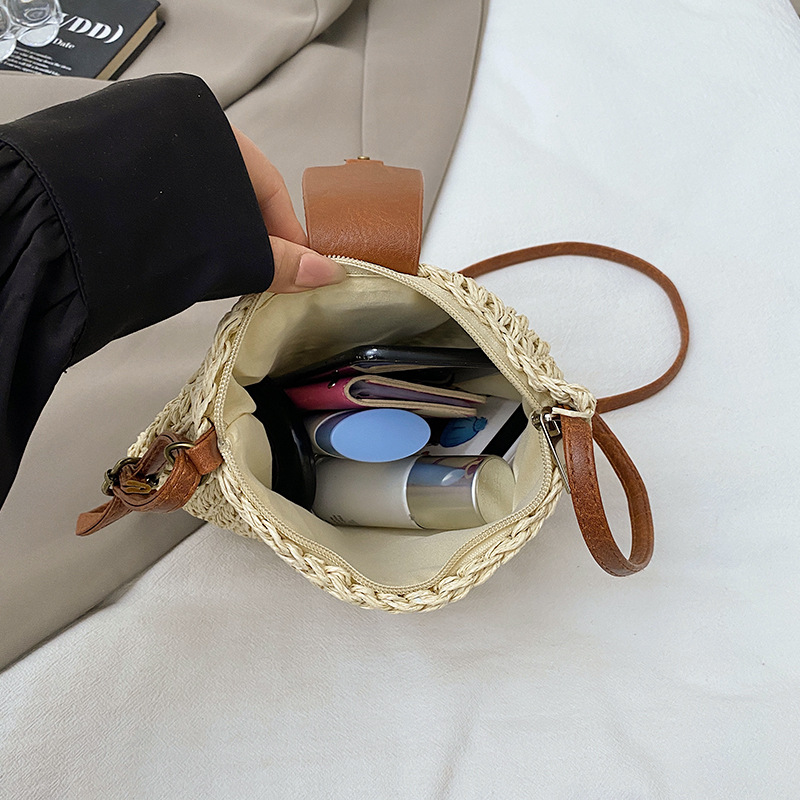 Woven hollow bag women 2024 spring summer new straw woven shoulder crossbody casual bag vacation bag