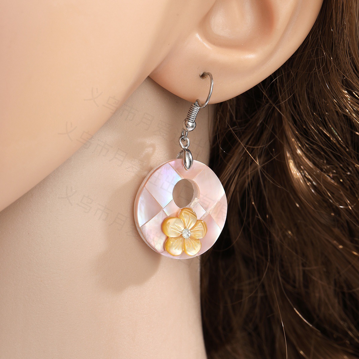 Simple Round Geometric Natural Abalone Shell Diamond Flower Earrings