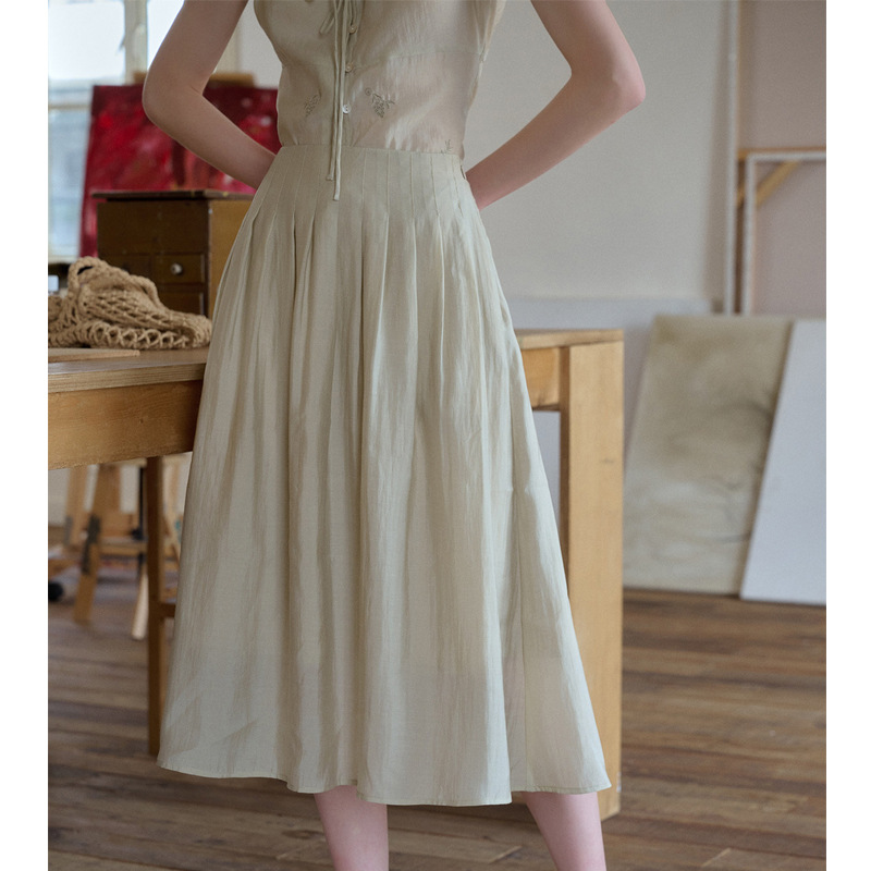 SimpleRetro Whisper of Silk Cool Tencel V-Neck Plant Embroidery Suit Set/Top Skirt