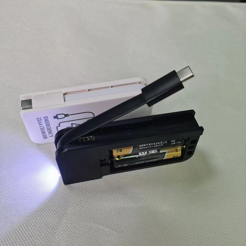 2AA new with cable Type-c phone emergency charger portable LED light 2x 5号 battery box backup charging