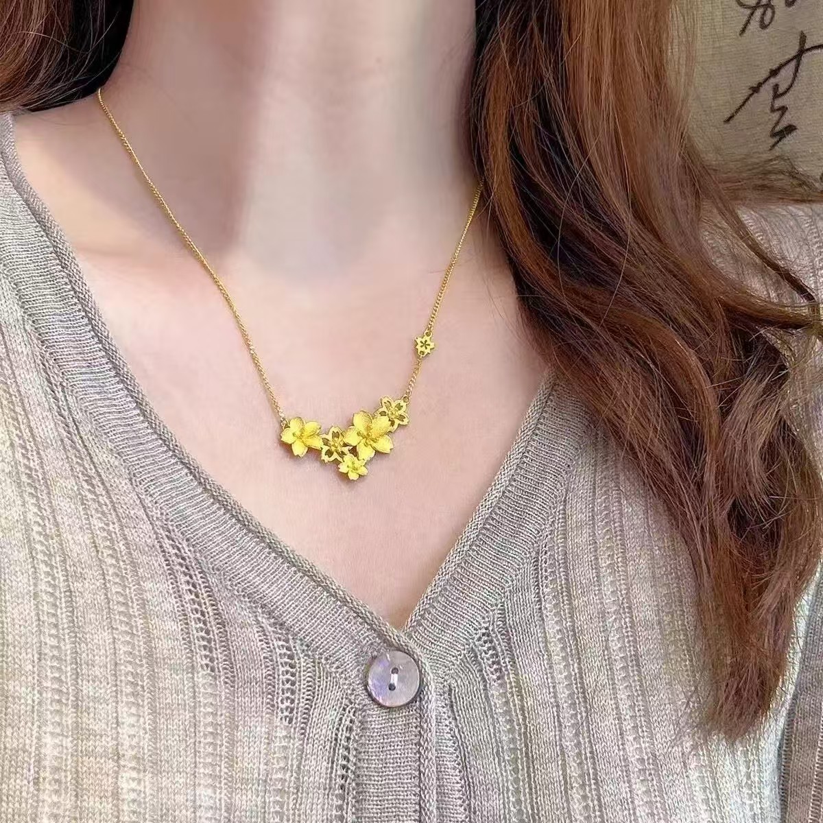 Sand gold new Chinese style three-life flower set chain gold-plated sense of flowers collarbone necklace wedding flower necklace