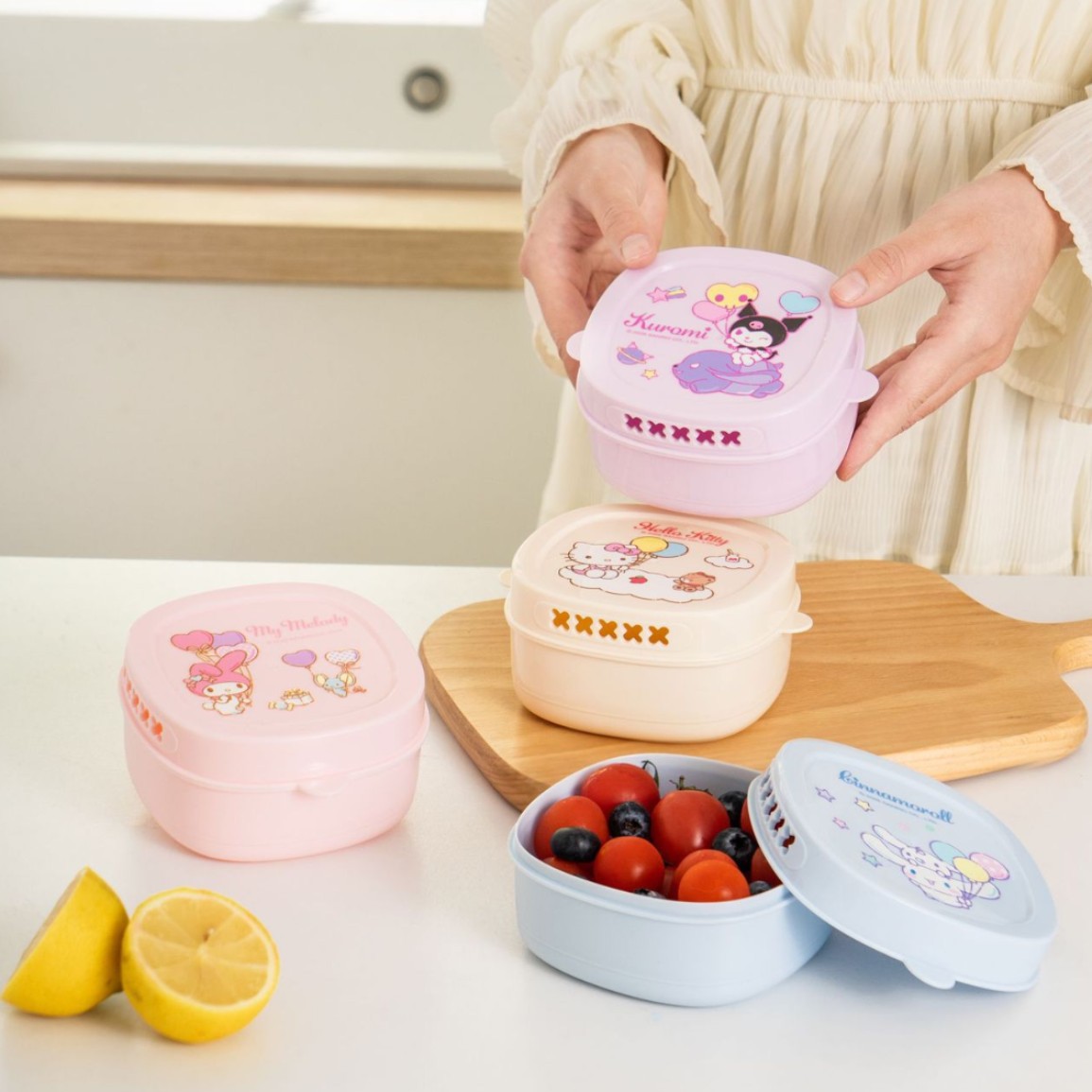Sanrio Official Mini Fruit Draining Box Portable Outdoor Food-Grade Storage Box Fresh Fruit Basket Draining and Washing Box