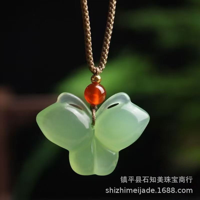 绳子随机配送 · 油青玉髓蝴蝶约33*28mm