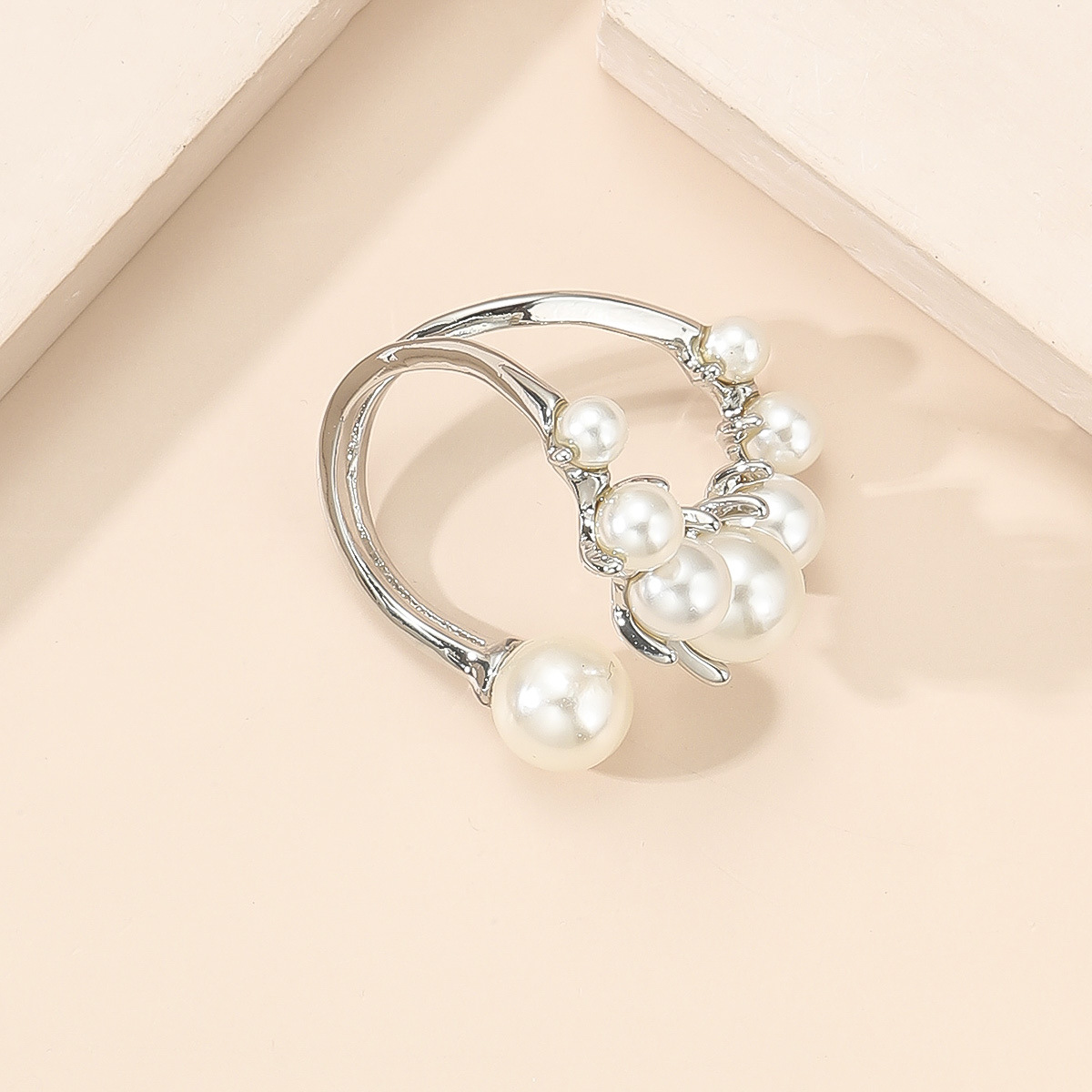 Carefully selected niche design joint ring simple pearl open