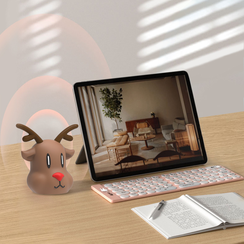 Christmas Cartoon Bluetooth Speaker Cute Mini Santa Claus Reindeer Bluetooth Speaker Gift