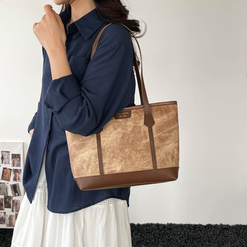 Single Shoulder Bag Women 2026 New Large Capacity Tote Bag Commuter Bag Stitching Design Handheld Underarm Bag