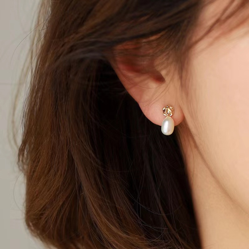 S925 silver needle beautiful pearl bow girl ear studs geometric earrings new ear accessories women