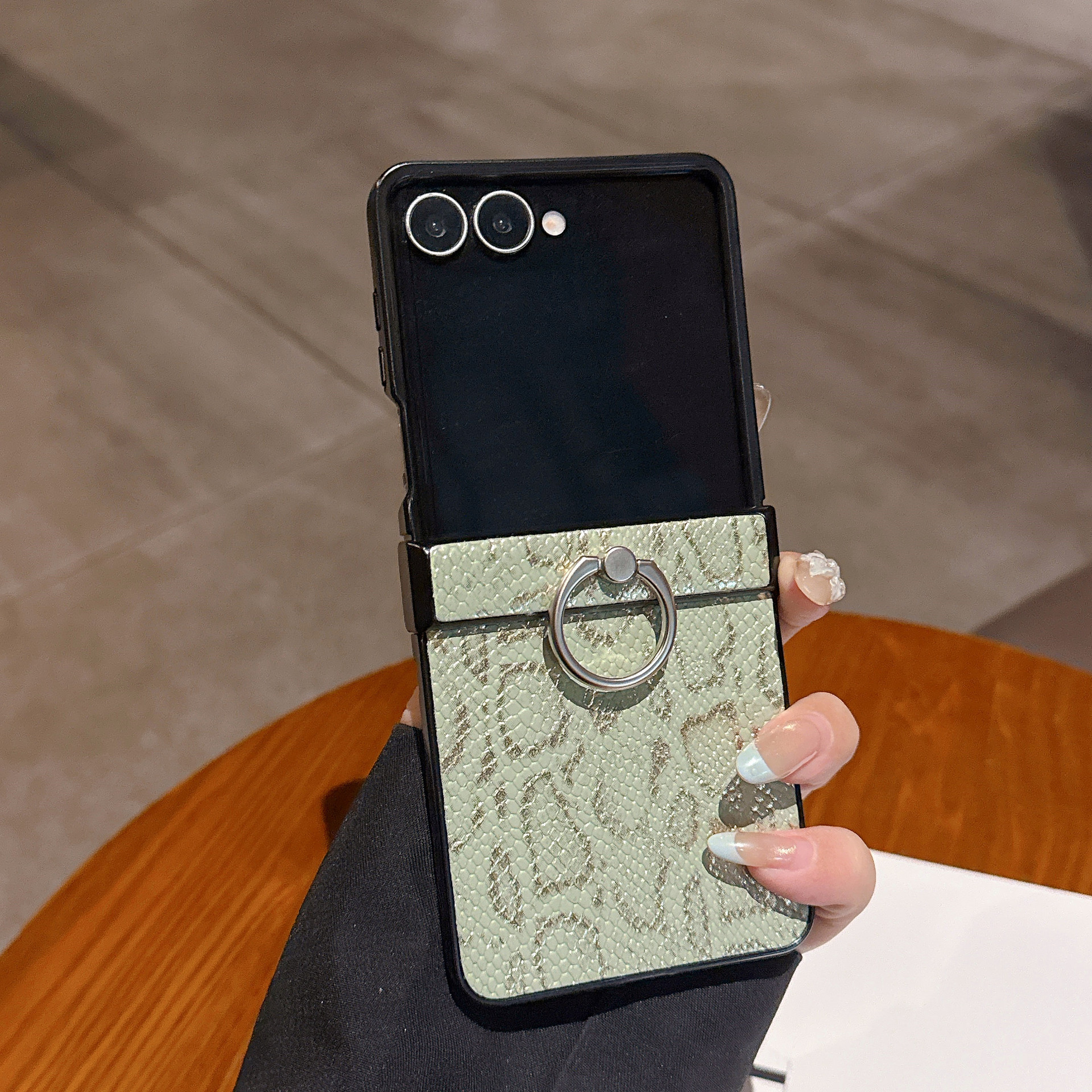 Leather snake print finger ring holder for Galaxy Z Flip8/7/6 phone case Samsung 5th generation folding protective case