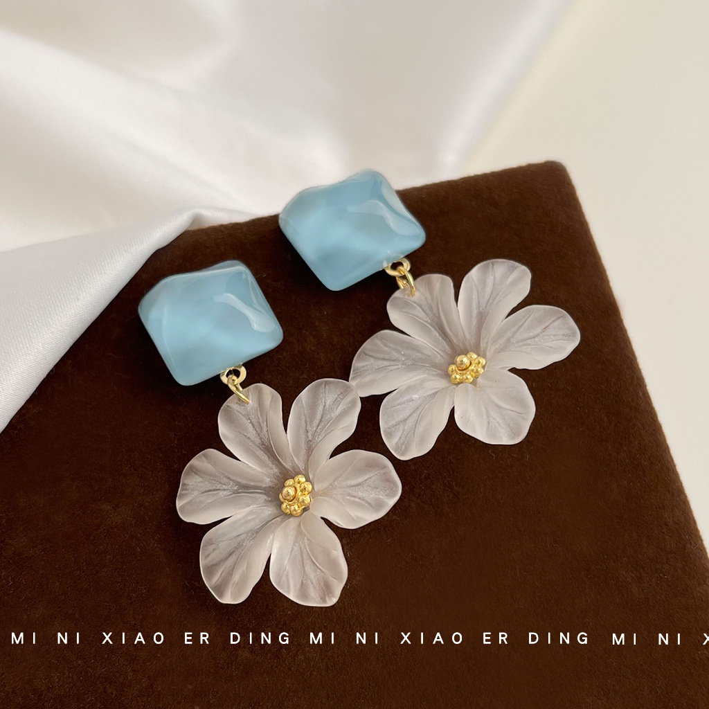 Summer new goddess elegant fresh sweet flower exaggerated earrings original design handmade earrings