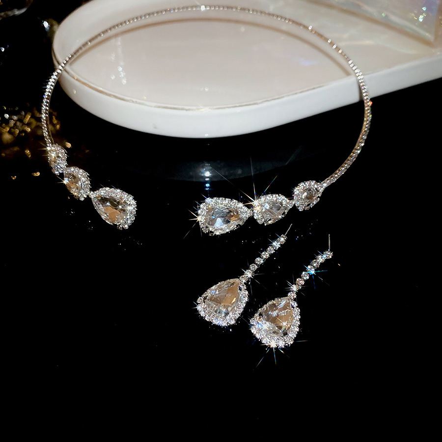 2-Piece Set Teardrop Zirconia Crystal Earrings and Necklace for Women