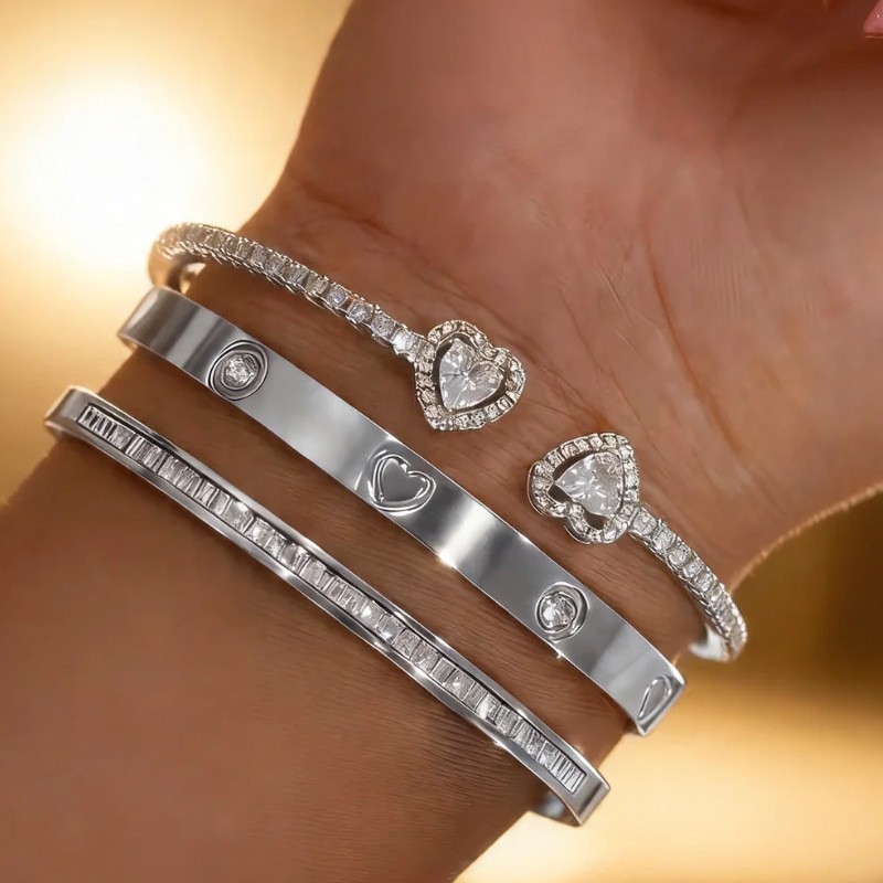 Gold-plated diamond-studded heart bangle for women open jewelry