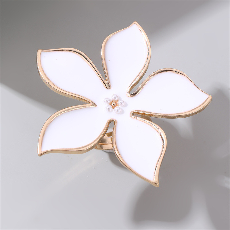 RZ0833 Exaggerated Metal Style White Flower Ring Oil-drip Three-dimensional Five-petal Flower Open Ring