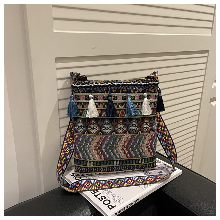 Ethnic Style Fringe Crossbody Bag Women 2026 New Bohemian Style Single Shoulder Handbag