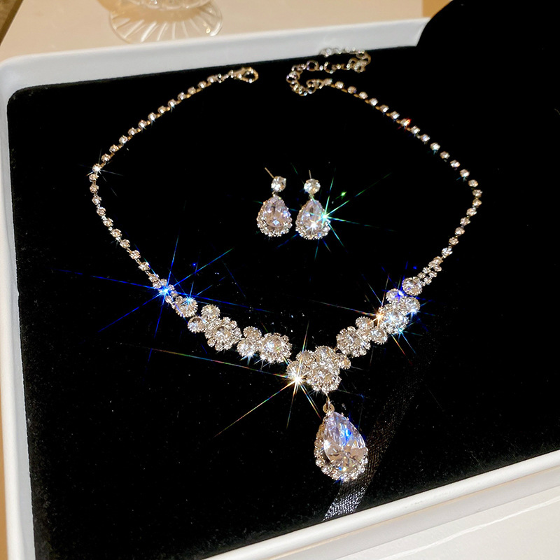 2-Piece Set Teardrop Zirconia Crystal Earrings and Necklace for Women