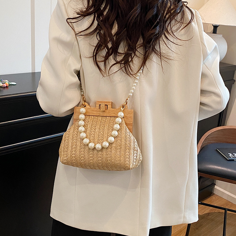 Summer beach seaside vacation pearl chain wooden clip hand-woven bag fresh shoulder handbag for women