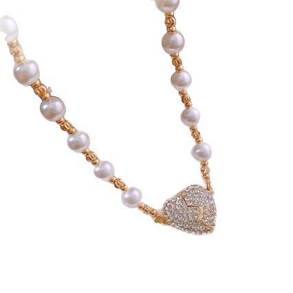 Diamond-set love magnetic heart-shaped pendant pearl necklace collarbone chain