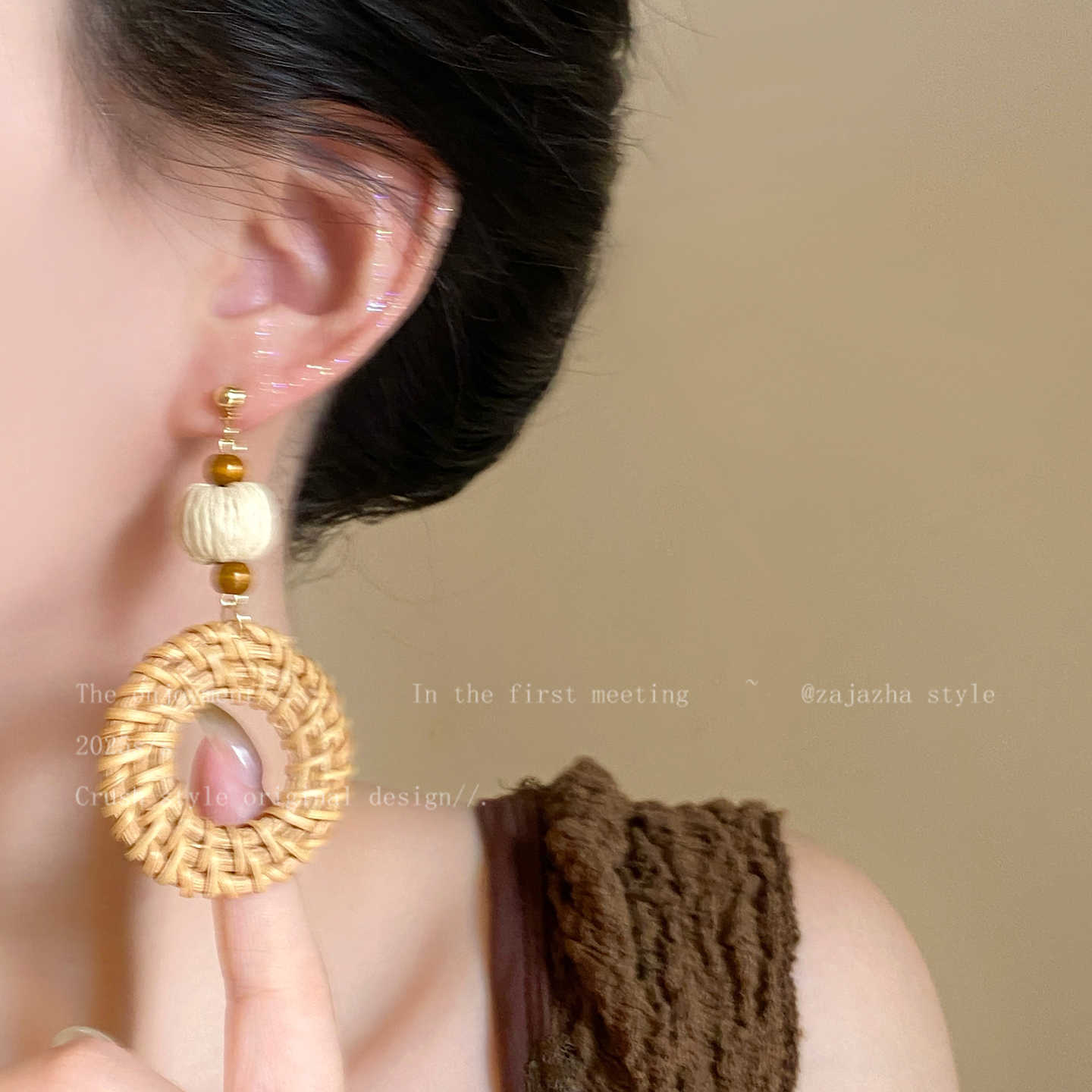 Wooden Rattan Woven Ear Hoops Women 2025 New Bohemian Vacation Style Earrings Exaggerated Face-Slimming Stud Earrings