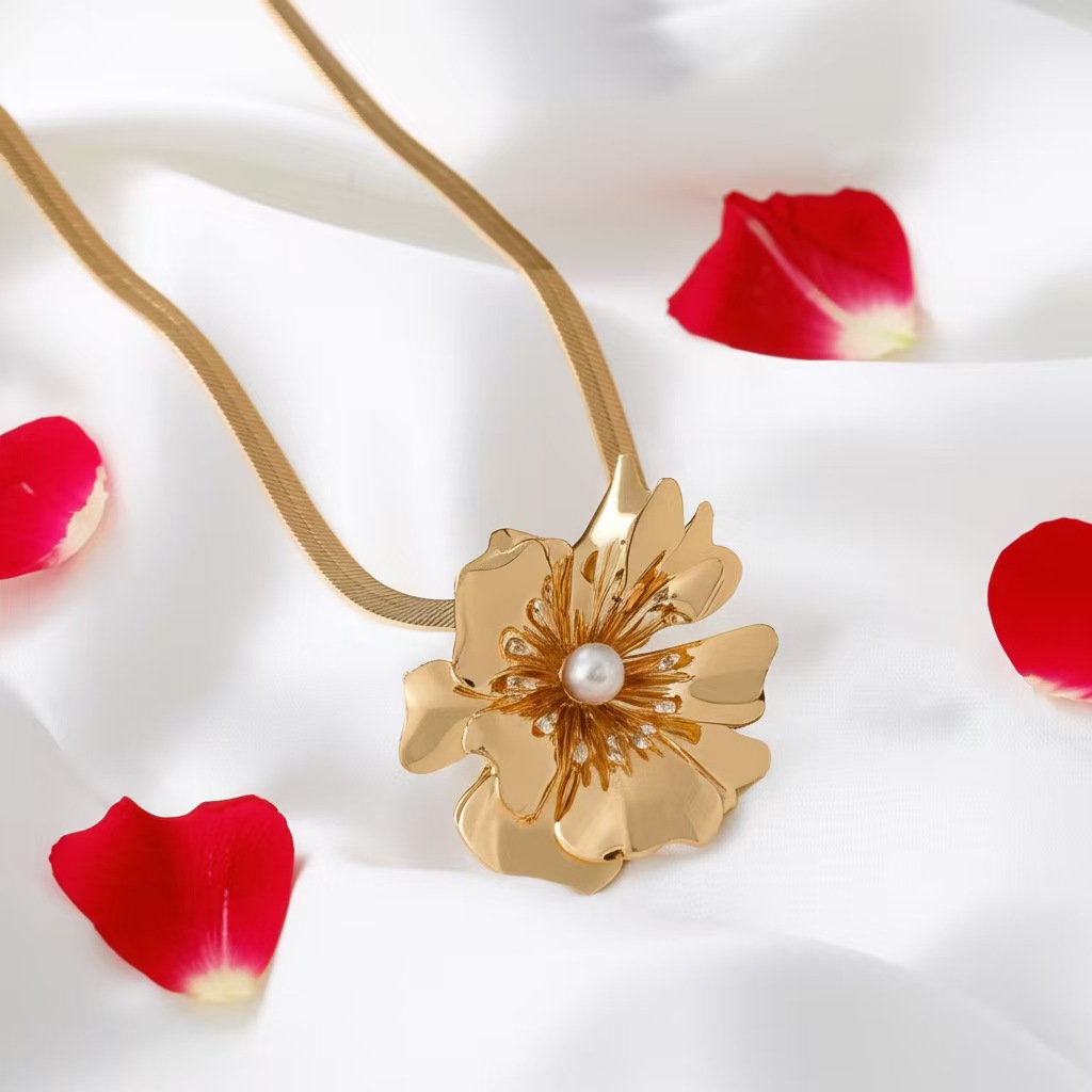 New accessory flower set with pearl snake bone necklace and earrings