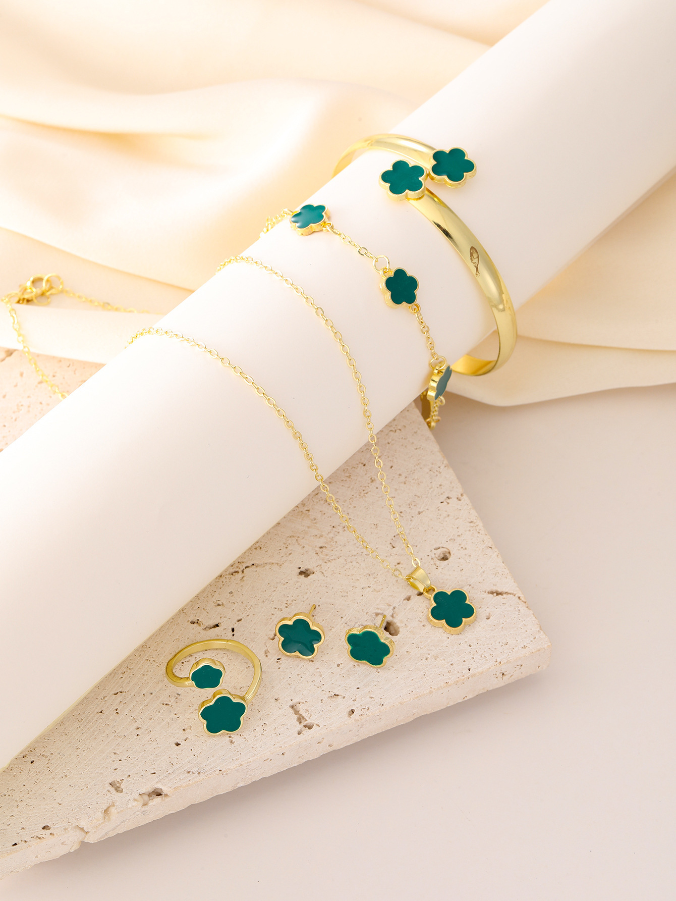 Clover Jewelry Set Wind Necklace Women Earrings Ring Bracelet Bangle