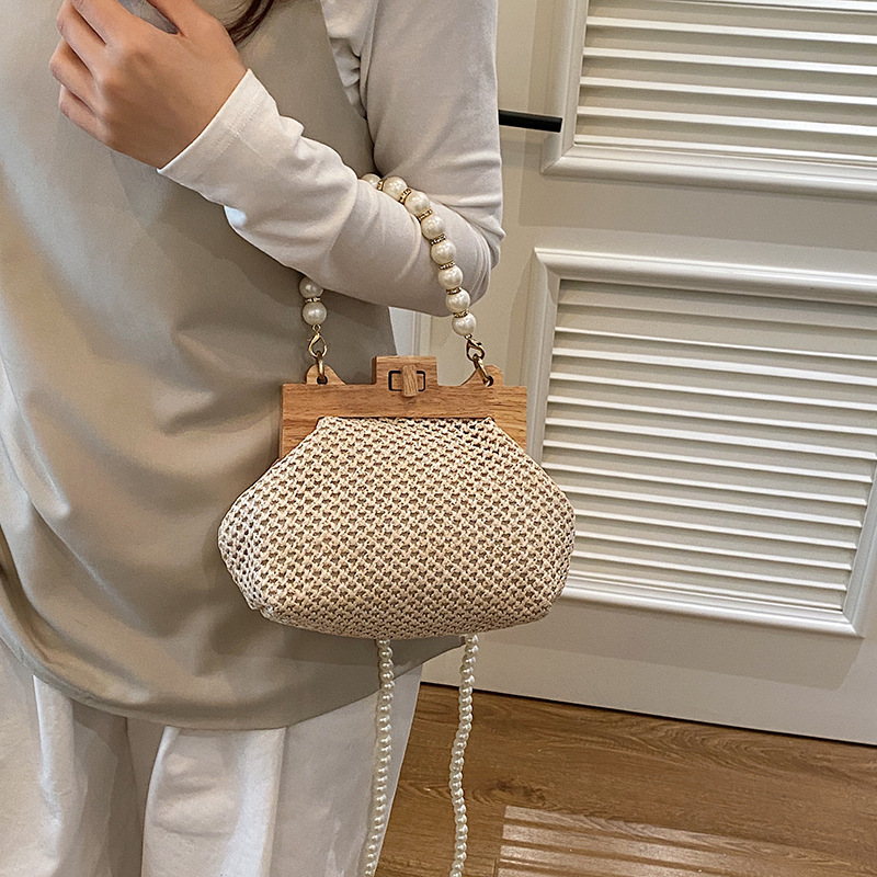 Summer beach seaside vacation pearl chain wooden clip hand-woven bag fresh shoulder handbag for women