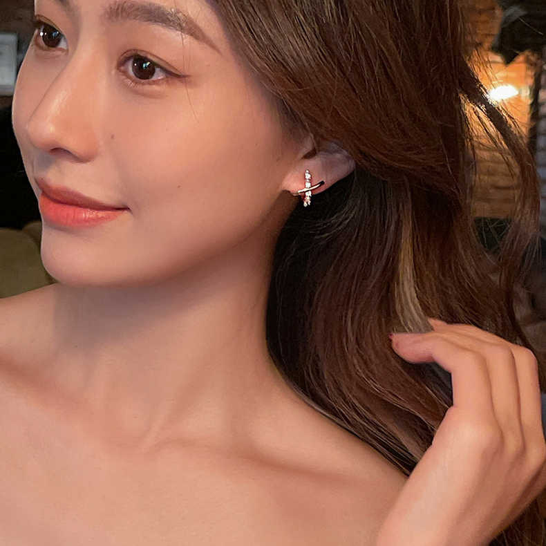 Exquisite small cross pearl ear studs S925 silver needle earrings women Korean ear accessories