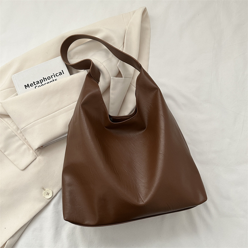 Large capacity texture soft leather commuting bag women 2026 autumn winter new single shoulder underarm tote bag