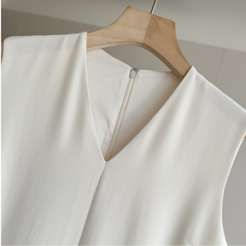 TH simple three-acetate sleeveless dress women summer V-neck high-intelligence professional large swing umbrella skirt