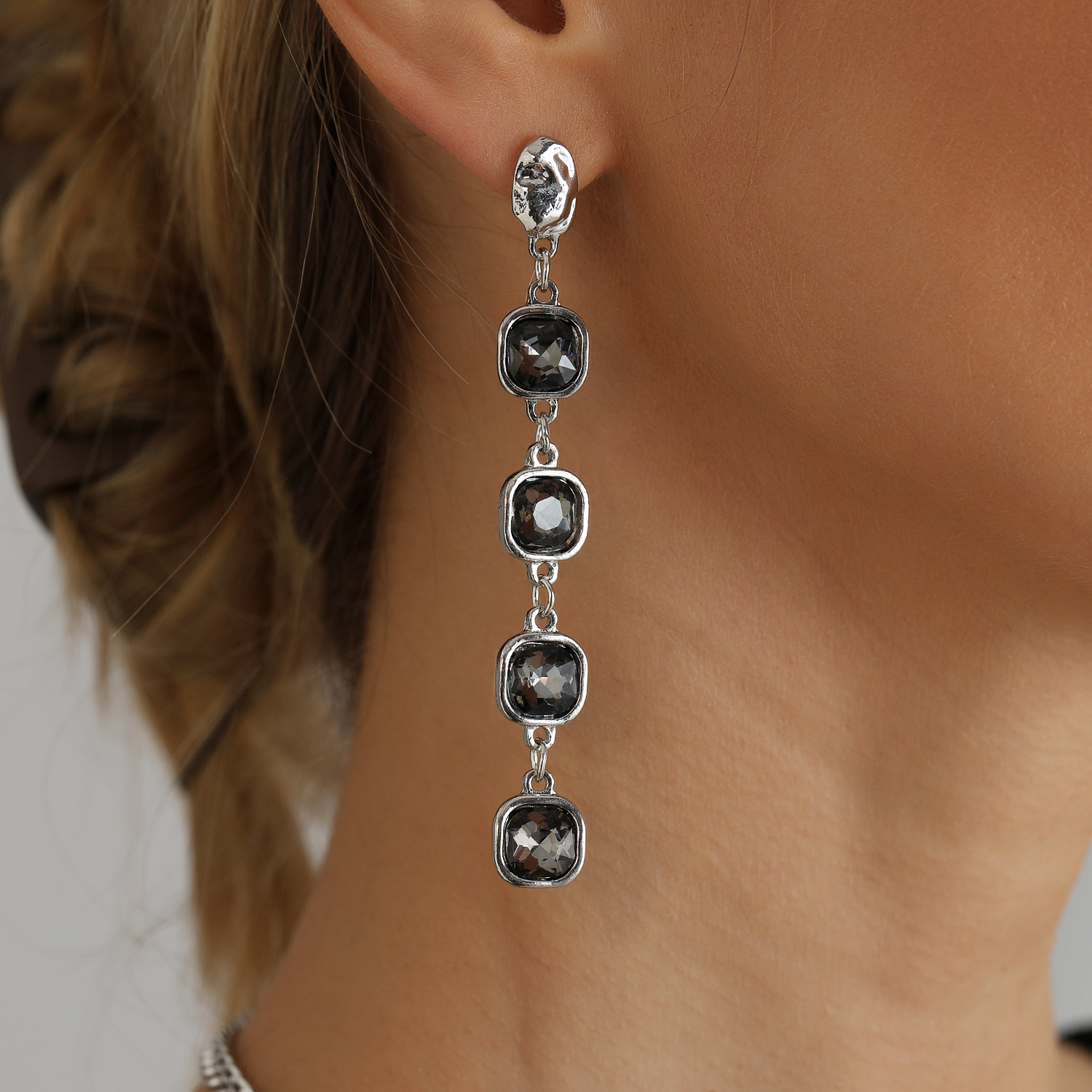 Accessories Geometric Black Diamond Gemstone Necklace Earrings Three-piece Set Wind Evening Dress Necklace