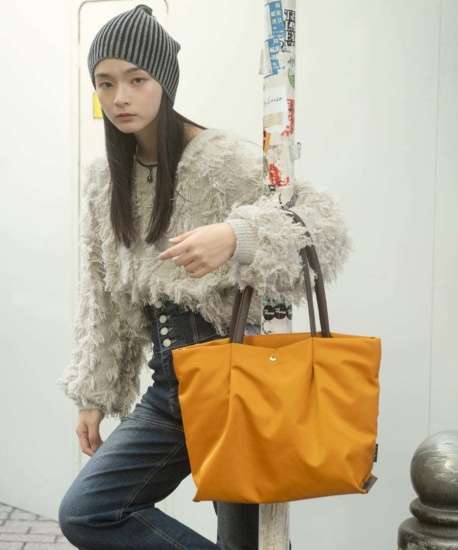Japan-Korea Lotte waterproof nylon shoulder bag large tote bag large lightweight Boston mommy bag