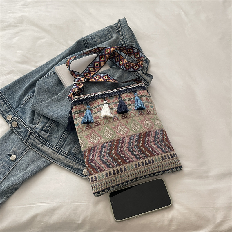 Ethnic Style Fringe Crossbody Bag Women 2026 New Bohemian Style Single Shoulder Handbag